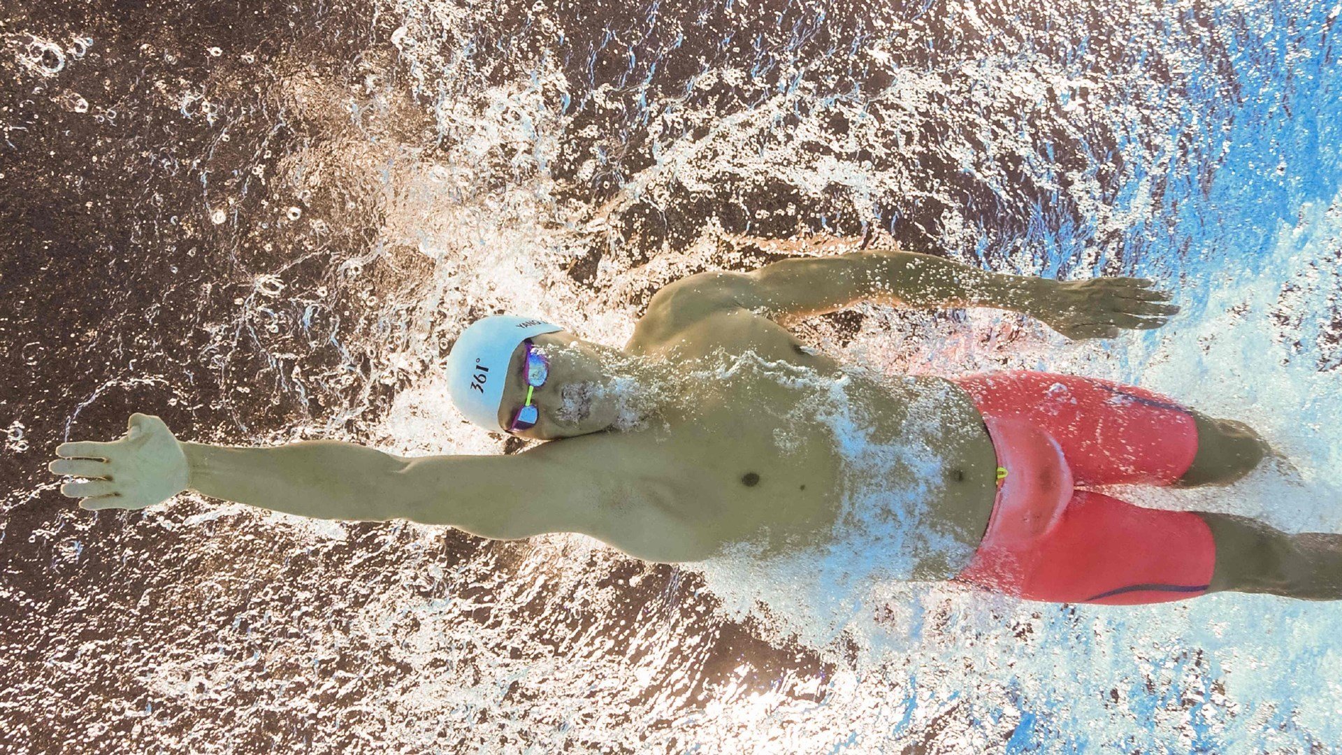 日本骑手中村翔在2024年世界马术运动会中与“烈火”马匹共同夺银，成绩斐然。